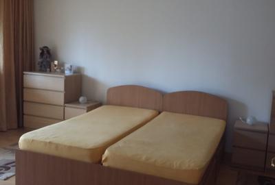 Izbiceni-Damaroaia-Casa Presei,P+E+M,zona verde,aerisita,casa luminoasa,6 camere - 6