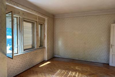 Apartament la casa 4 camere - 427 mp teren - zona str. Octavian Goga - 2