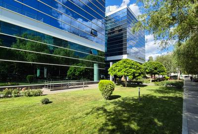 Birou, 1780 mp în Militari