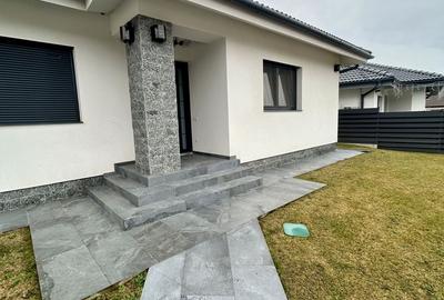 Casă cu 4 camere în Oncea