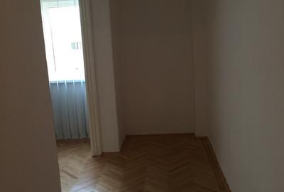 Piata Romana - 3 minute Metrou - Apartament 2 camere 60 mp - CENTRALA TERMICA - 10