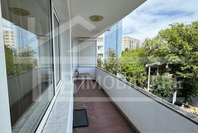 Apartament cu 3 camere, 70 mp, Zona Aleea Carpati - 12