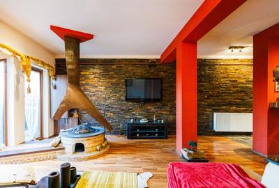 Apartament cu 3 camere decomandat, mobilat în Central