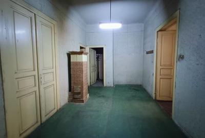 Vânzare construcție și teren Dr. Iacob Felix - Piața Victoriei - 8