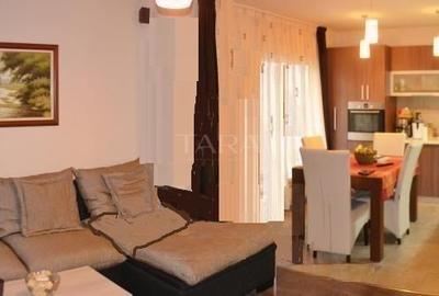 Apartament cu 3 camere de vânzare în zona Campului - 1