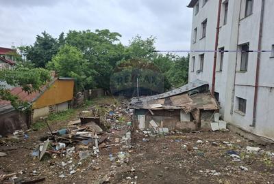 Vanzare teren intravilan curti-constructii,  Strada Plumbuita - 5