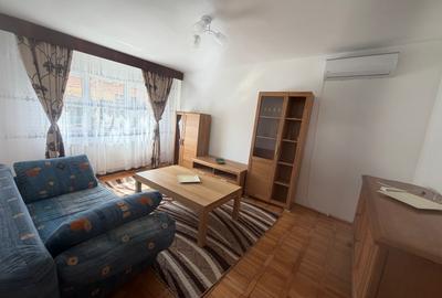 Inchiriez apartament 4 camere Soarelui 400 euro - 1