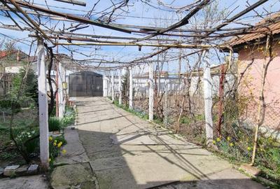 Casă individuală cu 5 camere în Bariera Vâlcii