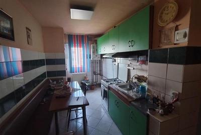 Caransebes, 4 Cam., Dec., Et.2, Zona Pipirig - 5