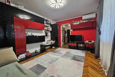 Apartament cu 3 camere semidecomandat, mobilat în Gheorghe Lazăr