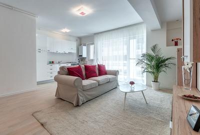 Apartament cu 3 camere semidecomandat în Băneasa