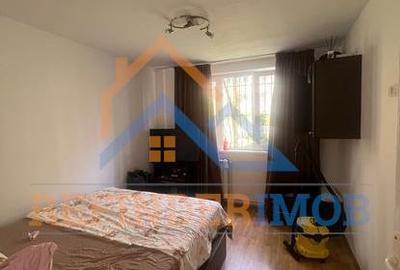 Apartament de vanzare cu 2 camere, zona Titan - Metrou 1 Decembrie 1918 - 2