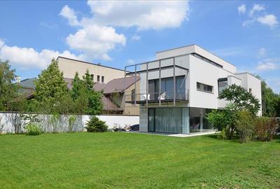 Casă individuală cu 7 camere în Iancu Nicolae