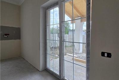 Duplex deosebit - zona excelenta - toate utilitatile - finisaje TOP - 25
