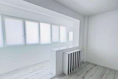 Apartament cu 3 camere semidecomandat în Titan