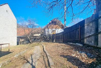 CASA CU TEREN GENEROS si acces pe doua fronturi - 4