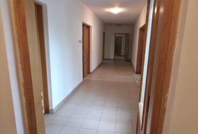 Sediu Firmă lângă Metrou Jiului 5 Camere Mansardă Open Space și Curte cu Parcare - 5