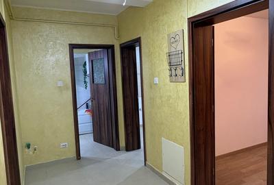 Apartament 2 camere decomandate, etaj 3/3, zona FRUMOASA - 1