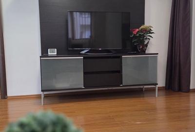 Apartament cu 3 camere semidecomandat, mobilat în Bucureștii Noi