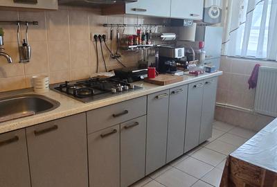 Casa p+2 cu spațiu comericial - 4