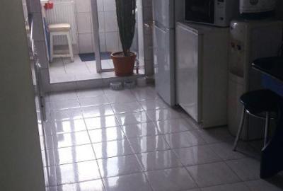 Apartament cu 3 camere decomandat, mobilat în Rahova