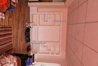 Apartament cu 3 camere semidecomandat în Giurgiului