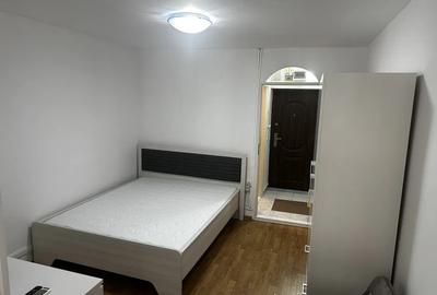 Garsoniera, etajul 1/4, zona Podu Ros-Gara Internationala - 1