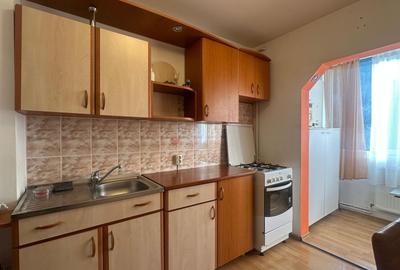 Apartament cu 2 camere decomandat, mobilat în Răcădău