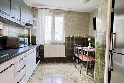 Apartament 3 camere | Etaj 2/4 | Bloc 1978 | Parcare + boxă | Zonă verde - 1