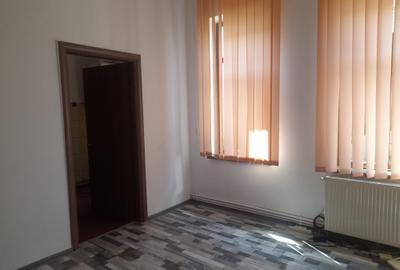 STEFAN CEL MARE ,ADIACENT CASA INCHIRIERE - 2