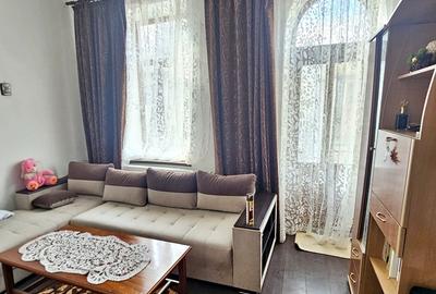 Casă cu 5 camere în P-ța Ovidiu