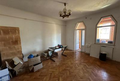 Apartament cu 2 camere decomandat în Florești