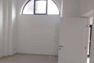 Vitrină 11m | 96 mp | Parter + Mezanin | Spatiu Comercial B-dul Unirii - 2