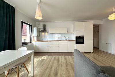 Apartament cu 3 camere, mobilat în Tractorul