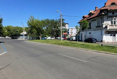 Apartament cu 3 camere decomandat în Muncii