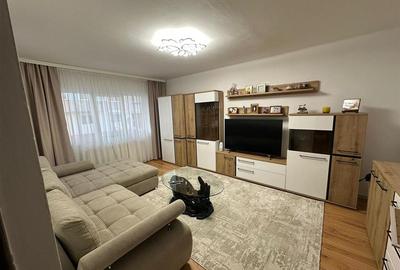 Apartament cu 3 camere decomandat în Turnișor
