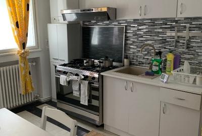 De închiriat – Apartament decomandat cu 4 camere, luminos, spațios, cu balcon - 2