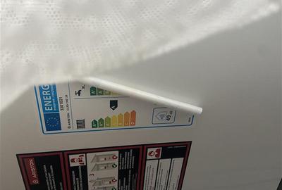 Apartament 2 camere , zona centrala Sala Polivalenta , et 3 8 , decomandat  , 60 - 5