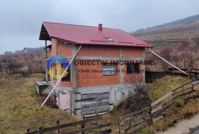 Vila la rosu  + teren 500 mp de vânzare – Zona Fermelor - 4