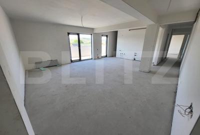 Apartament cu 3 camere semidecomandat în Mărăști