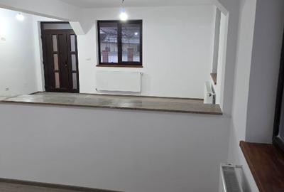 Vand Casa Noua , la 4 km de orasul Targu Neamt( Topolita) - 4