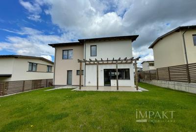 Casă / Vilă cu 4 camere de închiriat - Dezmir - 2