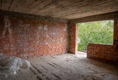Probabil cea mai impunătoare casă din Grigoreni, la 47.000€ - 14