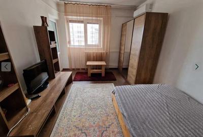 Garsonieră decomandată, mobilată în Gară