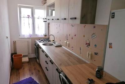 Apartament cu 2 camere decomandat, mobilat în Complex Studențesc