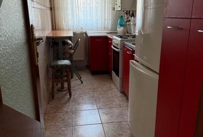 Apartament 3 camere decomandat – Bacău, strada Narciselor - 12