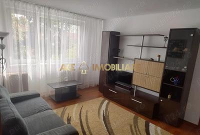 Apartament cu 3 camere semidecomandat, mobilat în Titan