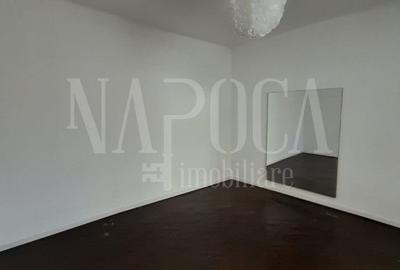 Casă individuală cu 8 camere în Rogerius
