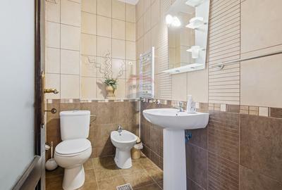 PENTHOUSE ULTRACENTRAL CU PRIVELISTE PANORAMICĂ | 3 CAMERE - 9