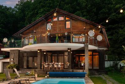 Casă individuală cu 7 camere în Frăsinet